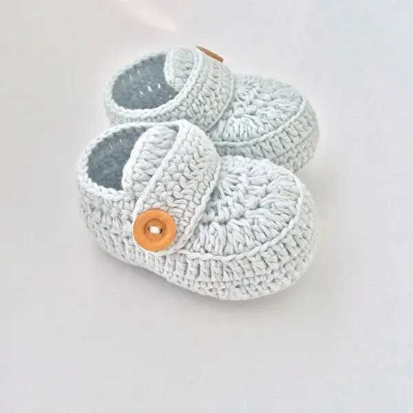 Crochet Baby Booties Light Blue