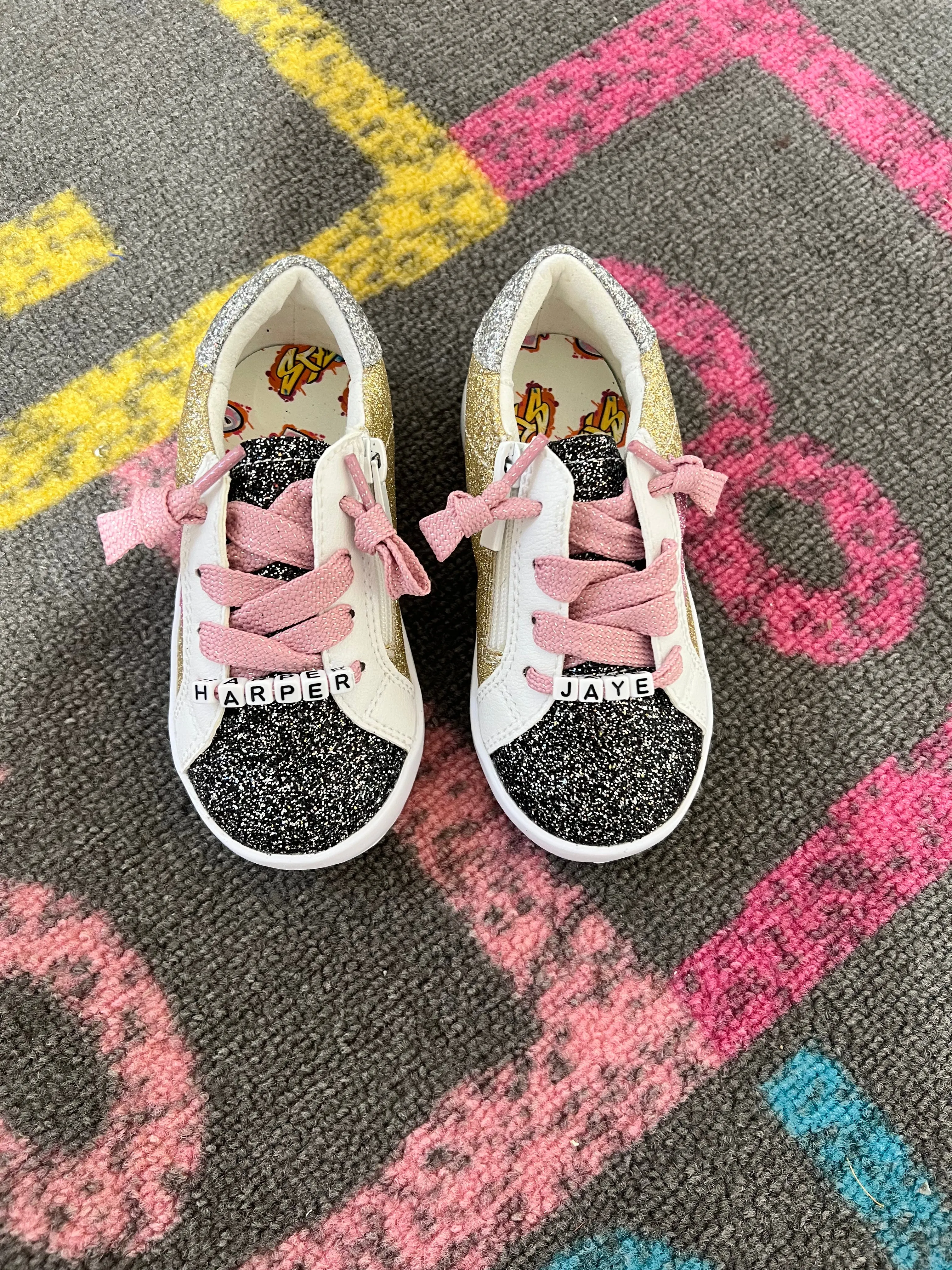 CUSTOMIZE YOUR KICKS
