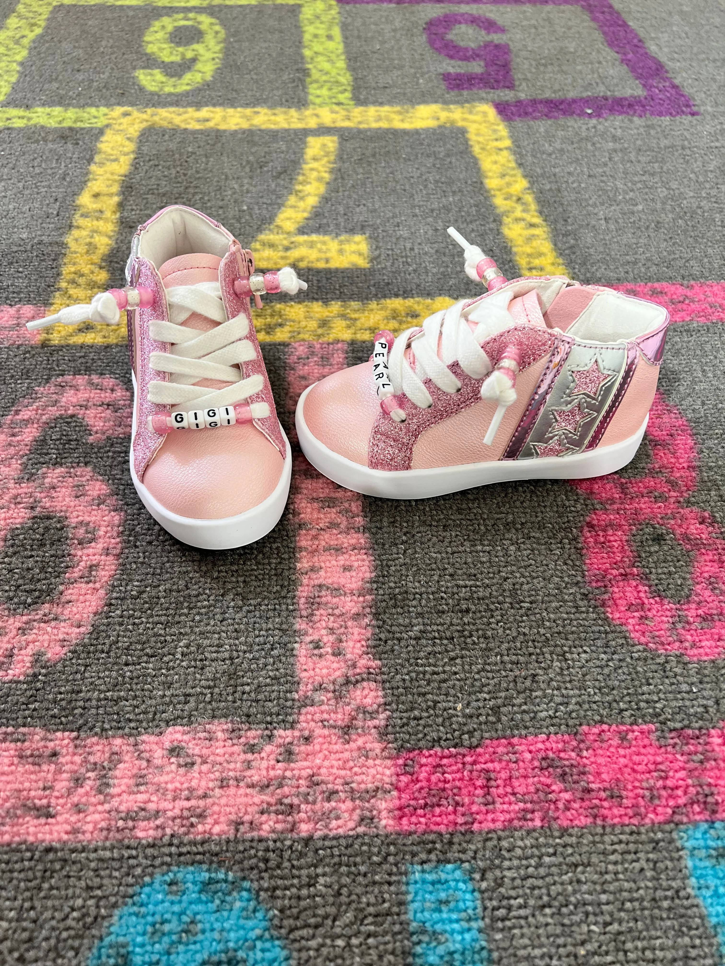 CUSTOMIZE YOUR KICKS