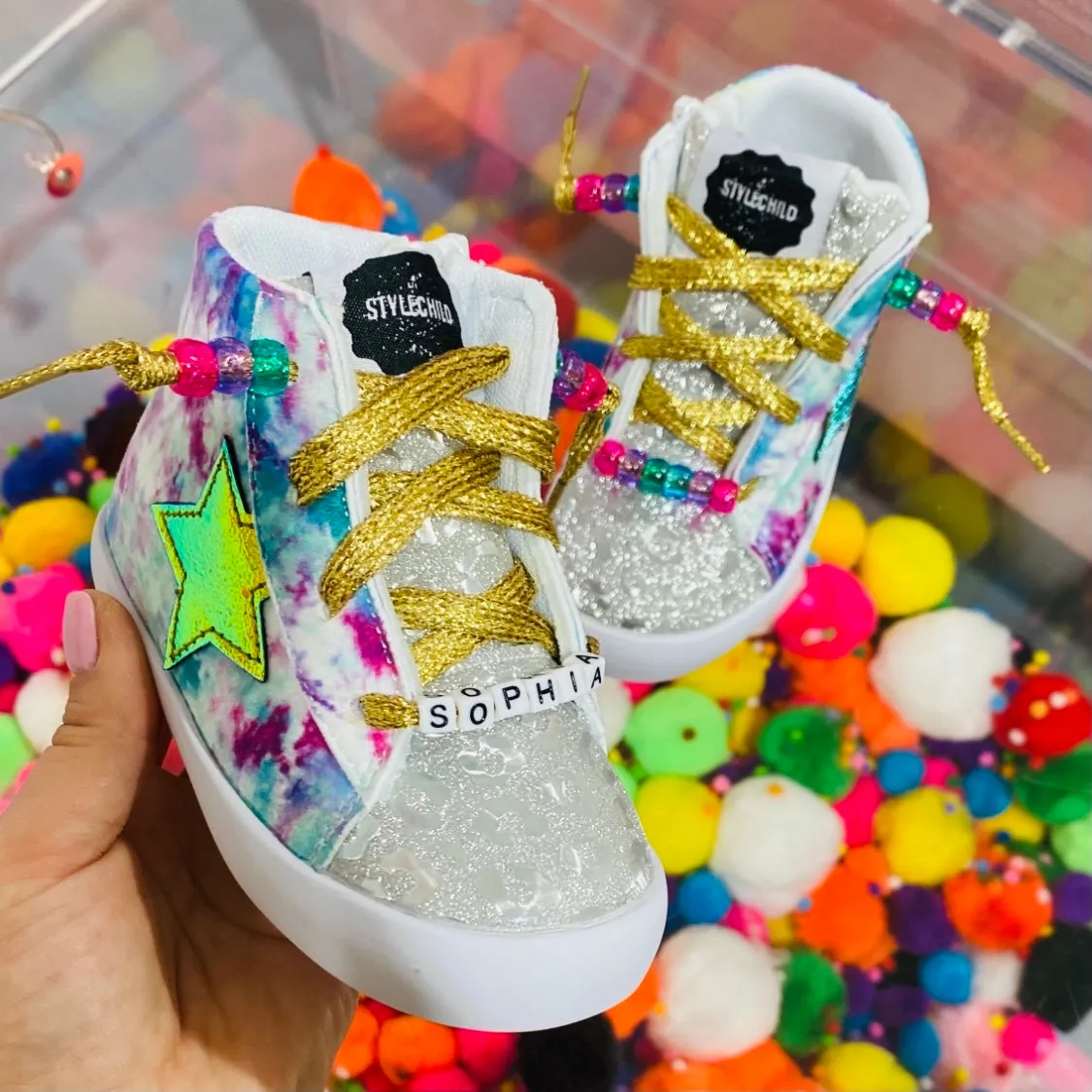 CUSTOMIZE YOUR KICKS