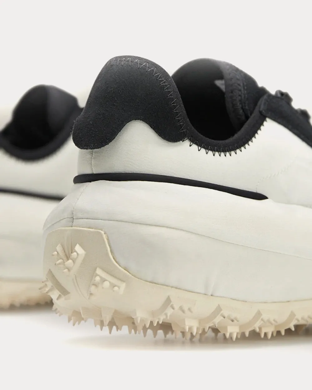Makura Core White / Black / Cream White Low Top Sneakers