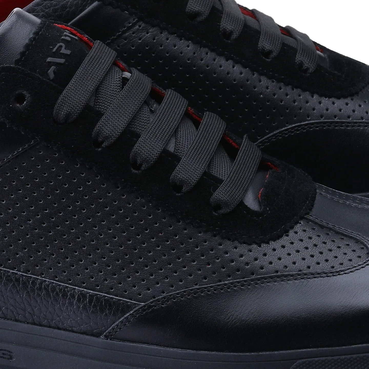 Men's Black Breathable Leather Sneaker