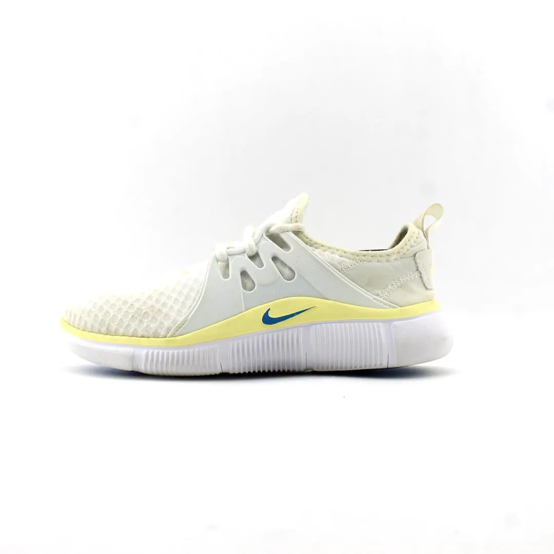 NIKE  ACALME