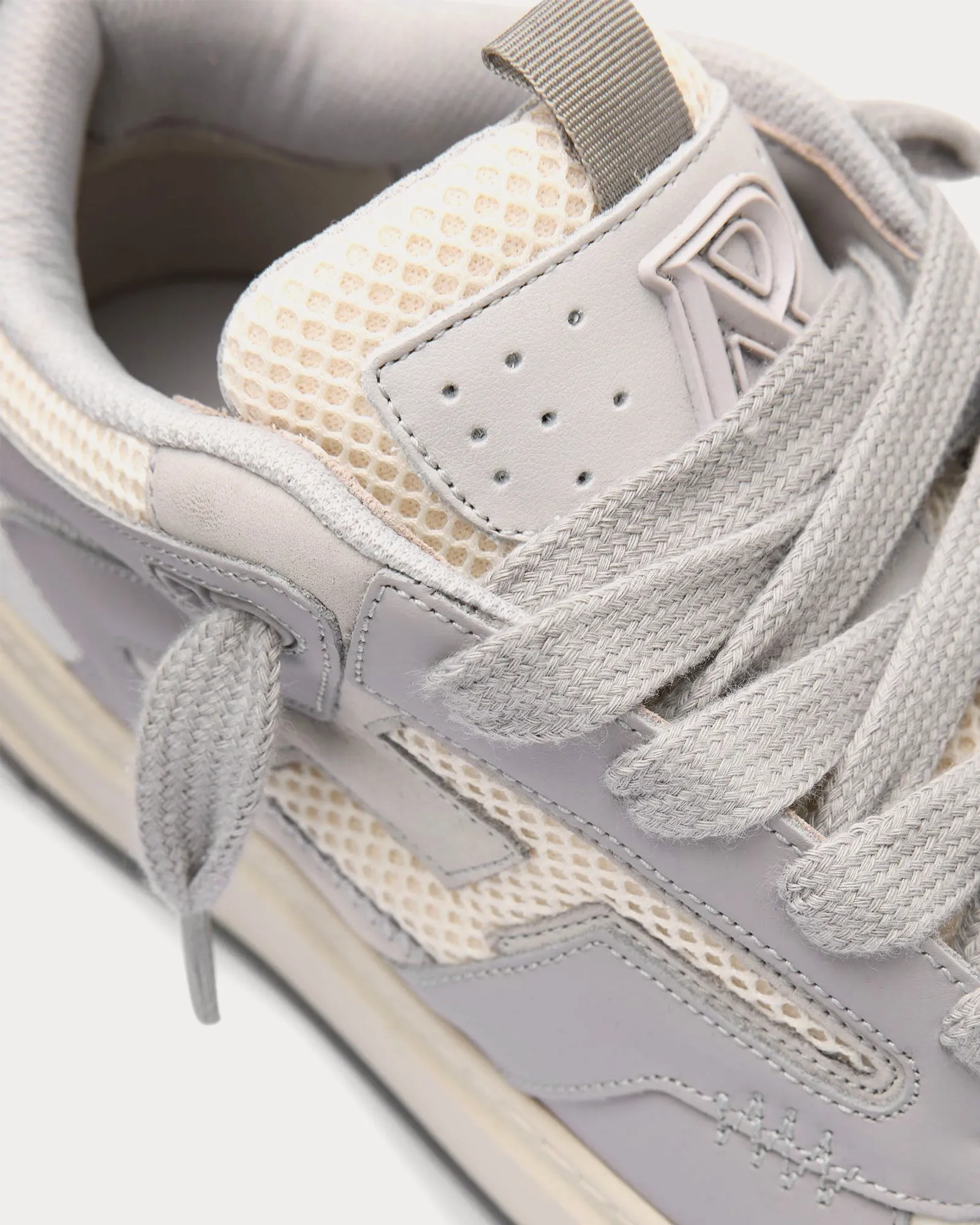 Reptor 2 Grey / Vintage White Low Top Sneakers