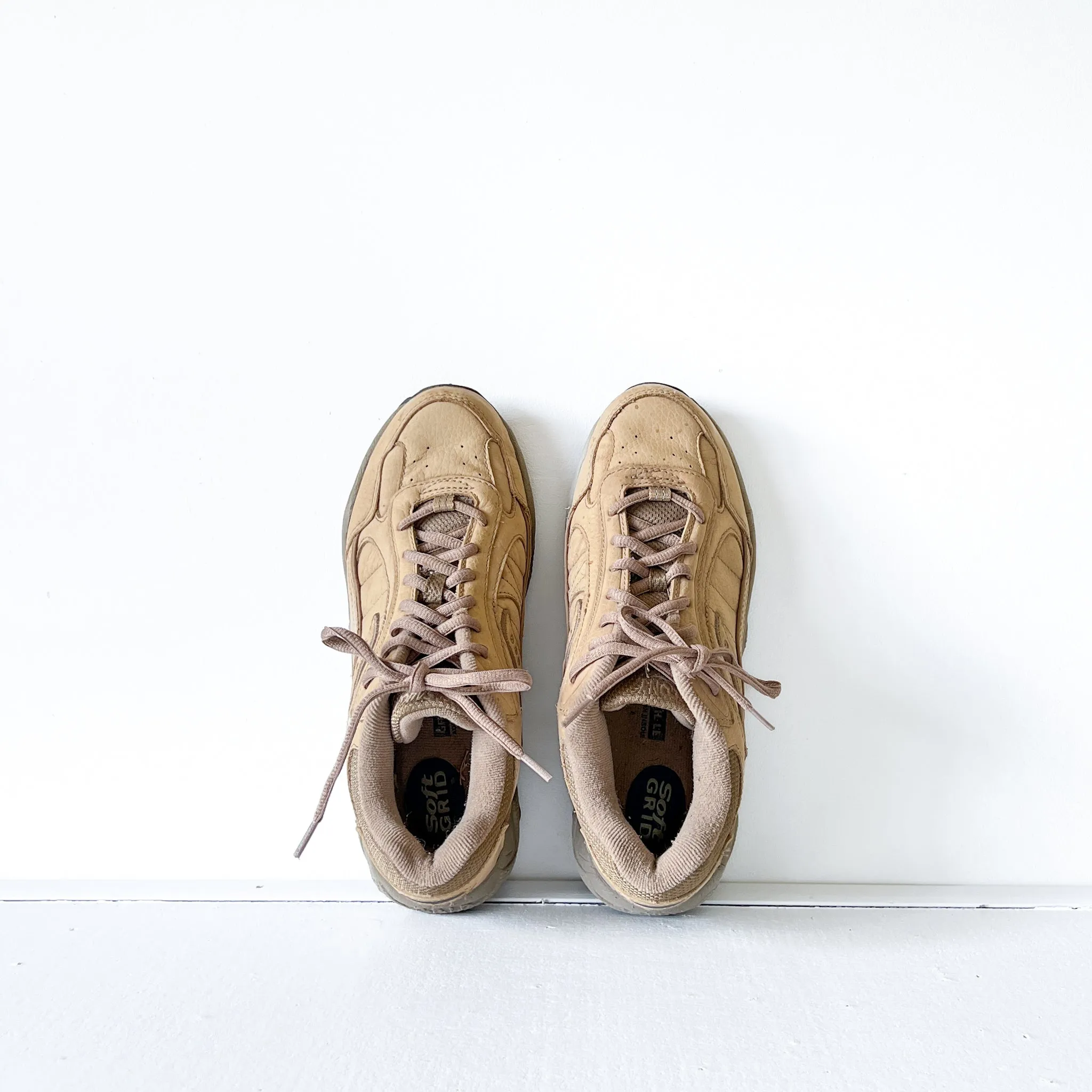 Saucony "Grid" Chunky Leather Sneaker in Tan/Brown